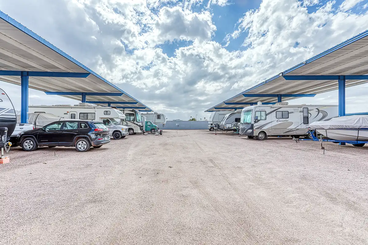 RV, Boat, and Vehicle Storage in Apache Junction: A Snowbird and Adventurer’s Guide