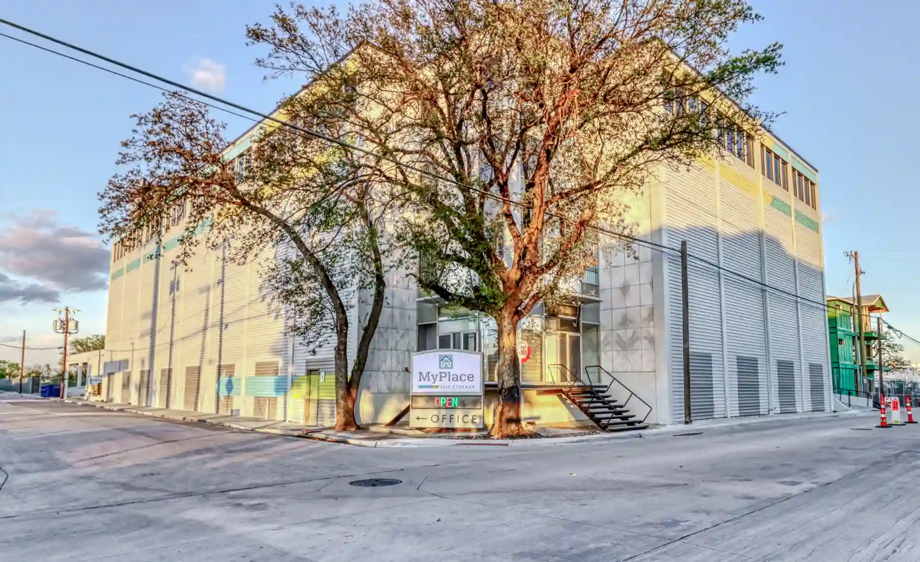 dallas exterior corner day